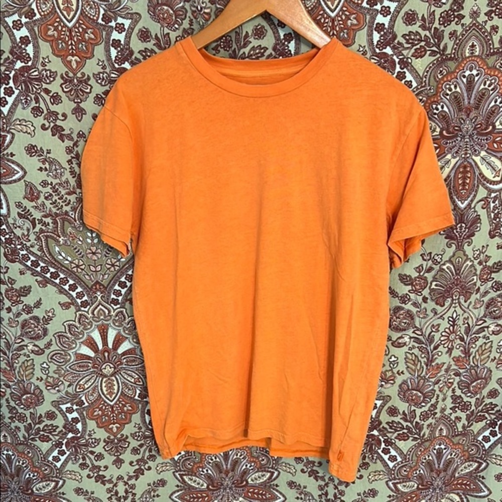 TNA S Bliss Hip T-Shirt—Drapey ribbed crewneck t-shirt in vibrant orange